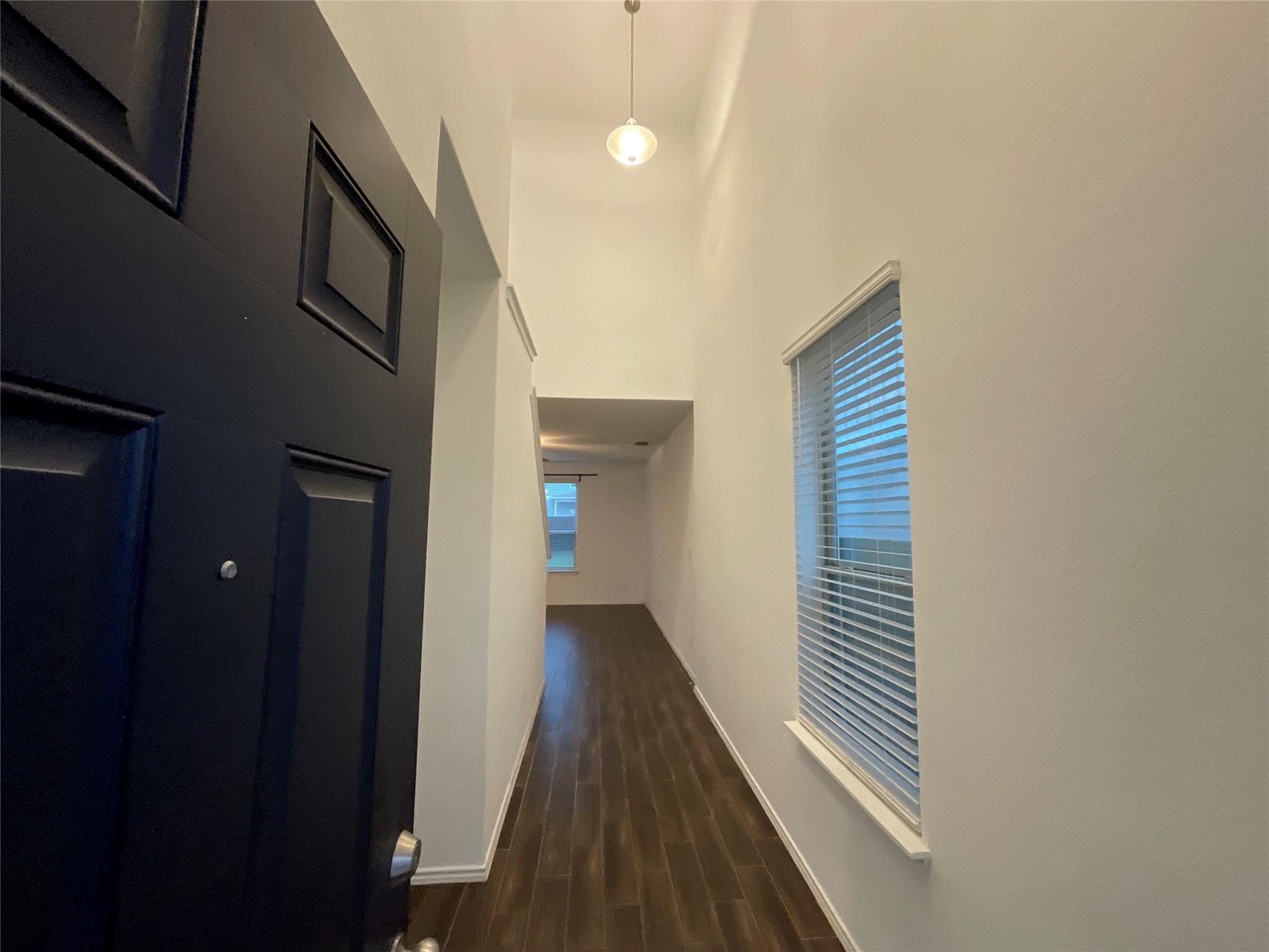 128 BANYON DR
