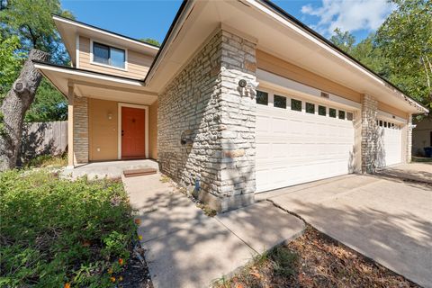 Photo of 1504 Aquifer CV #B, Austin, TX 78746 (MLS # 1189060)