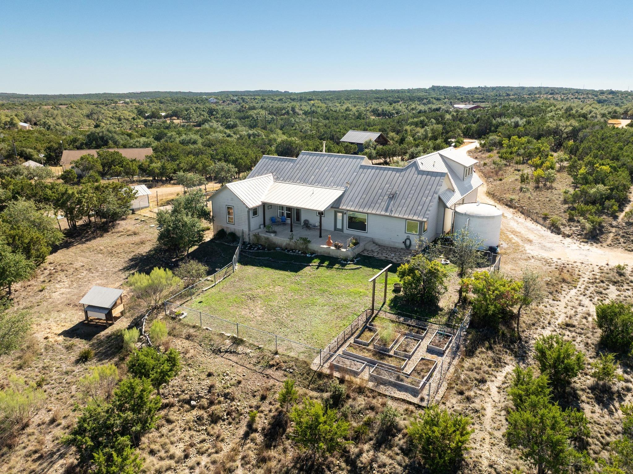 2121 Martin RD
