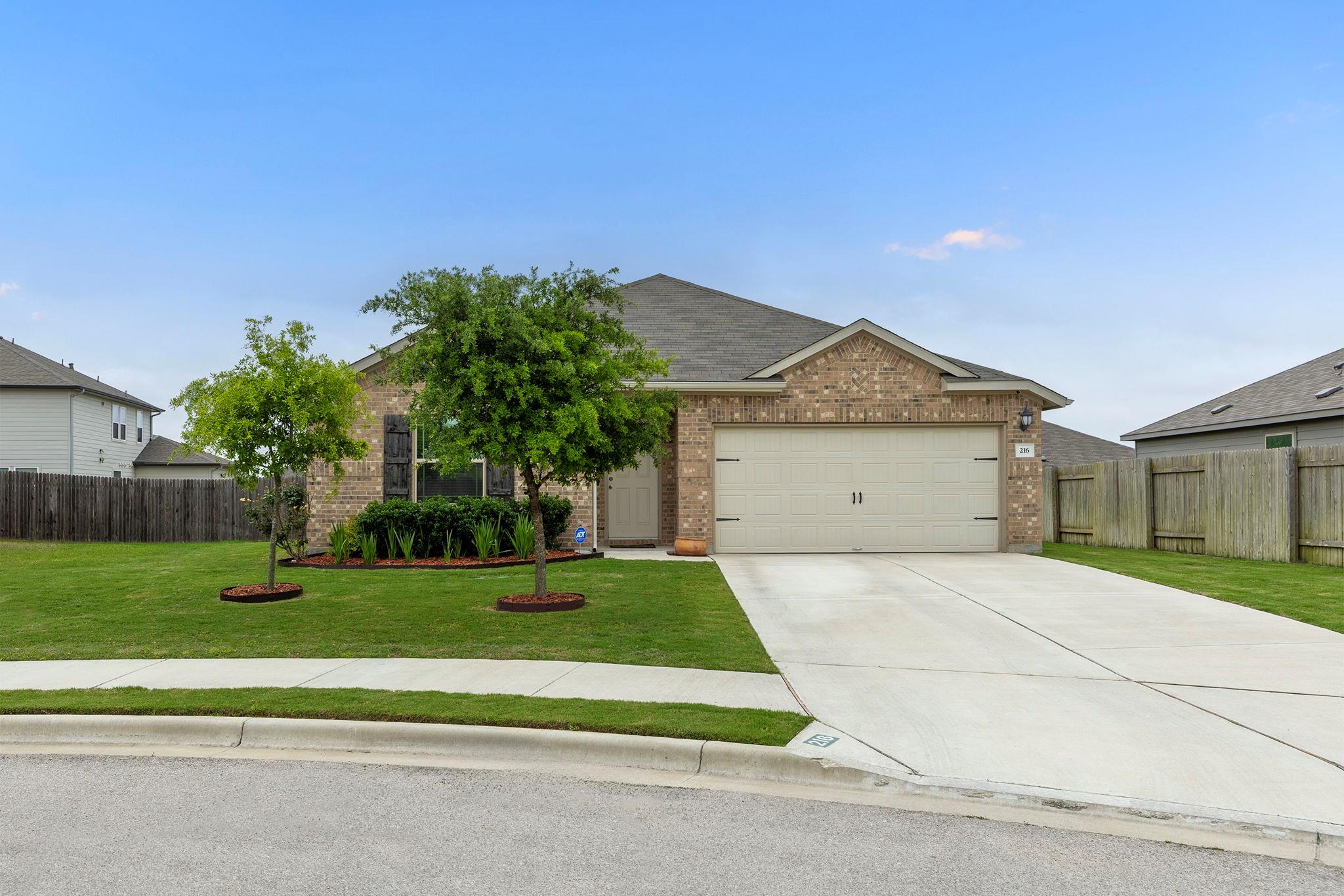216 Pearland ST