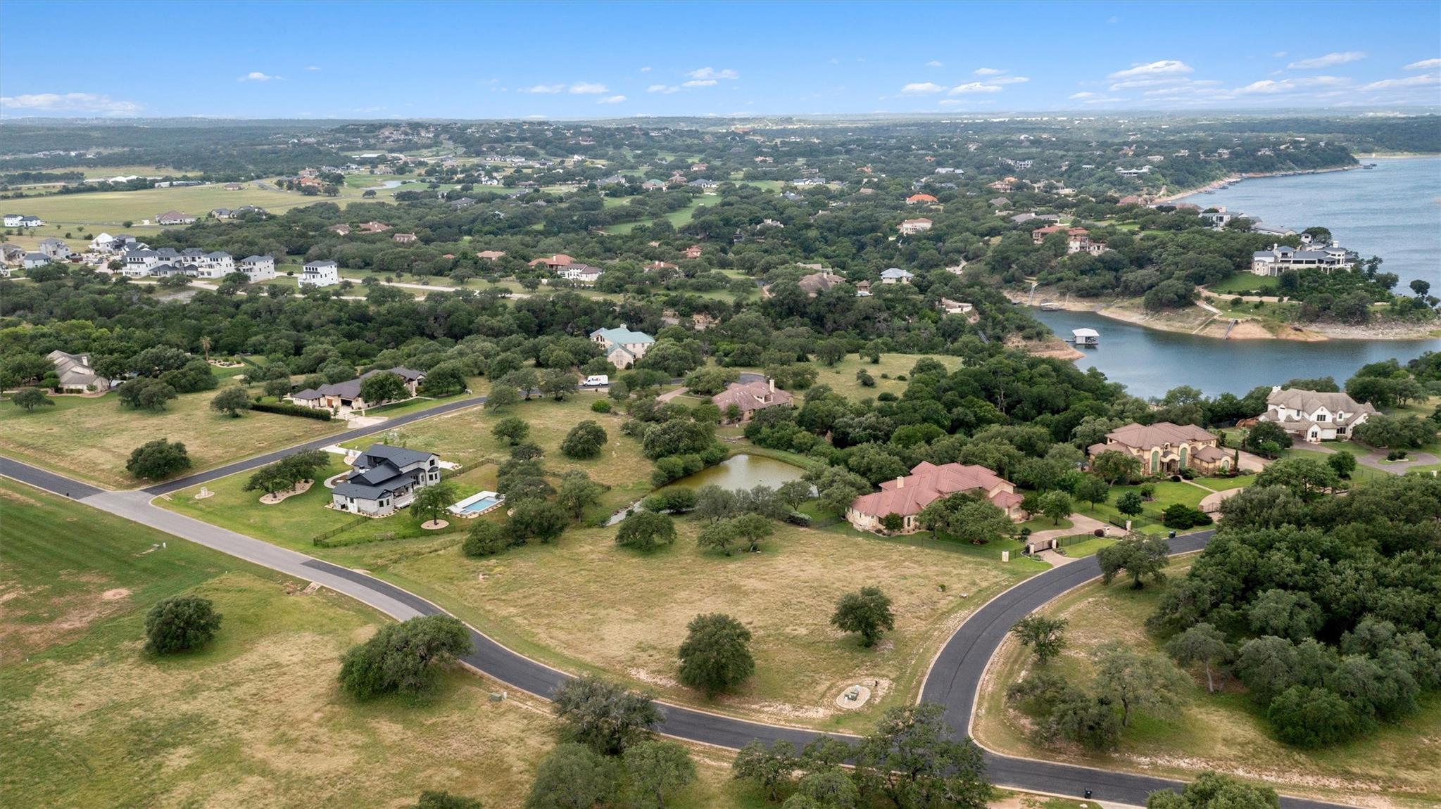 25701 Cliff CIR