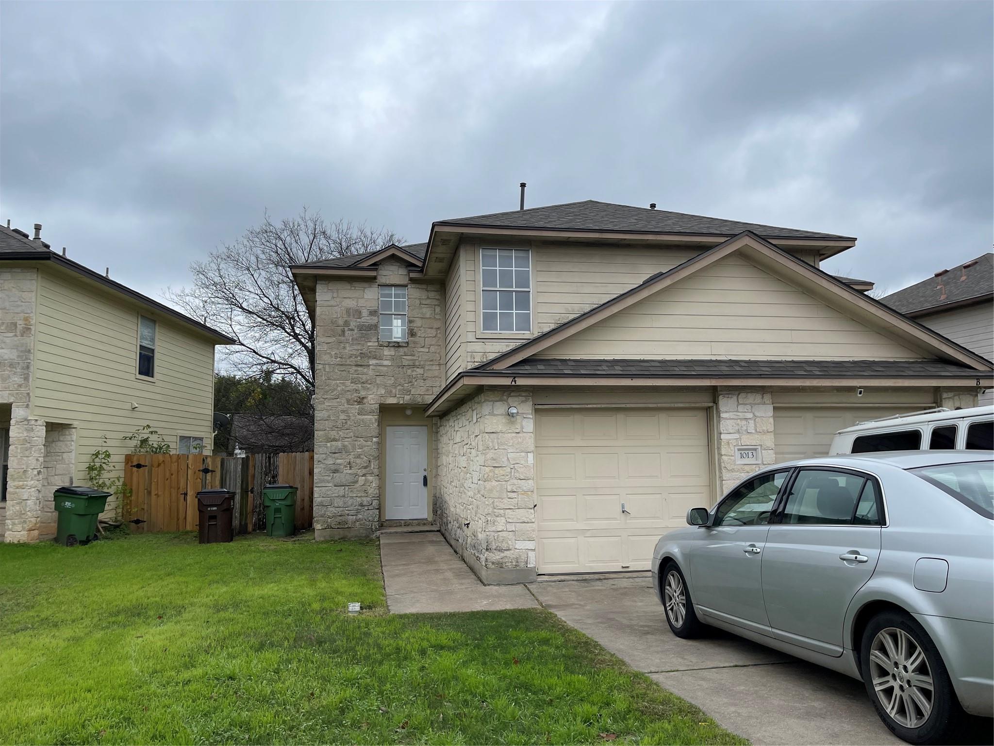 Photo 1 of 17 — 1013 Christopher ST A, Round Rock, TX 78681