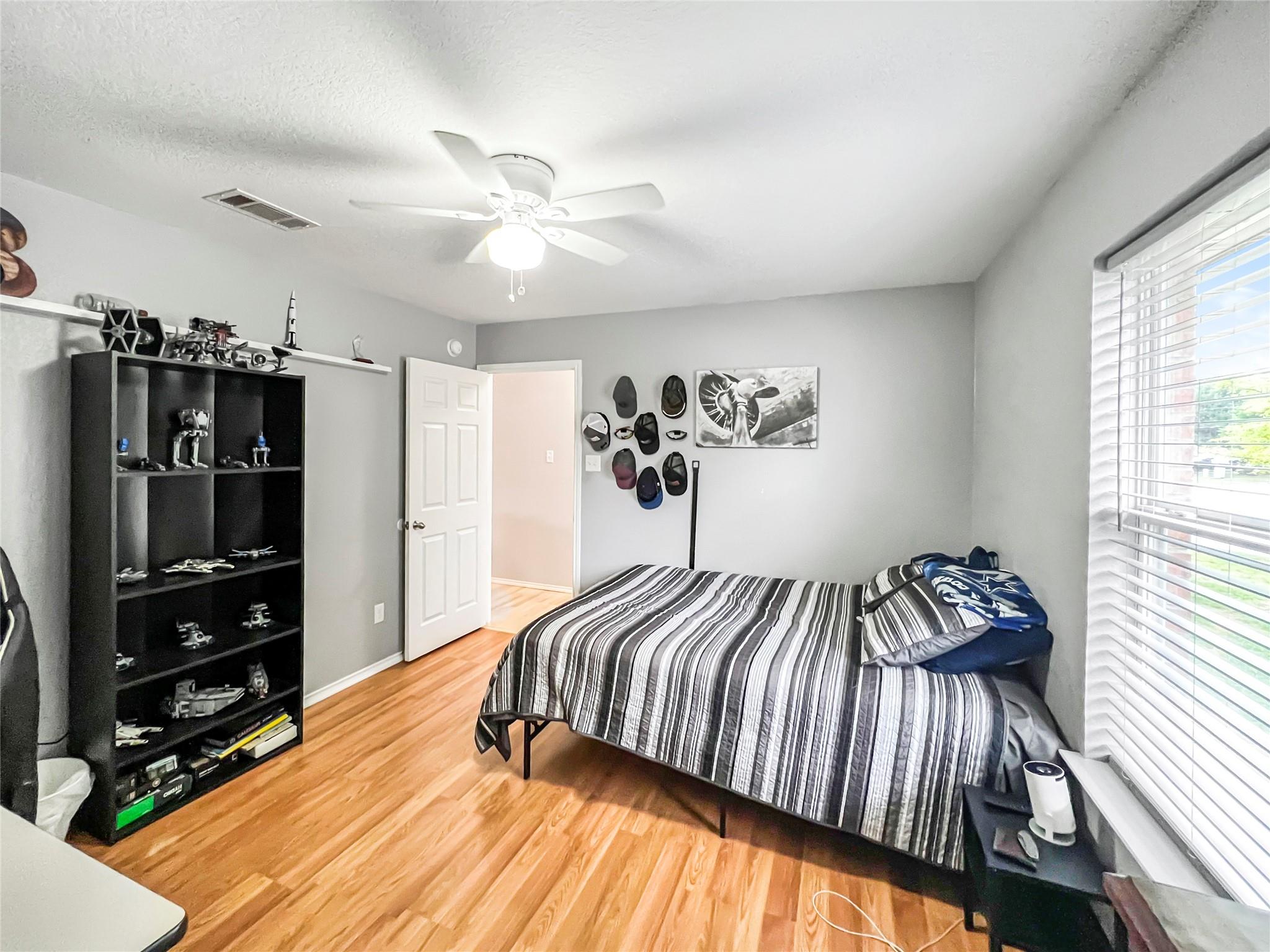 144 Calcite LN