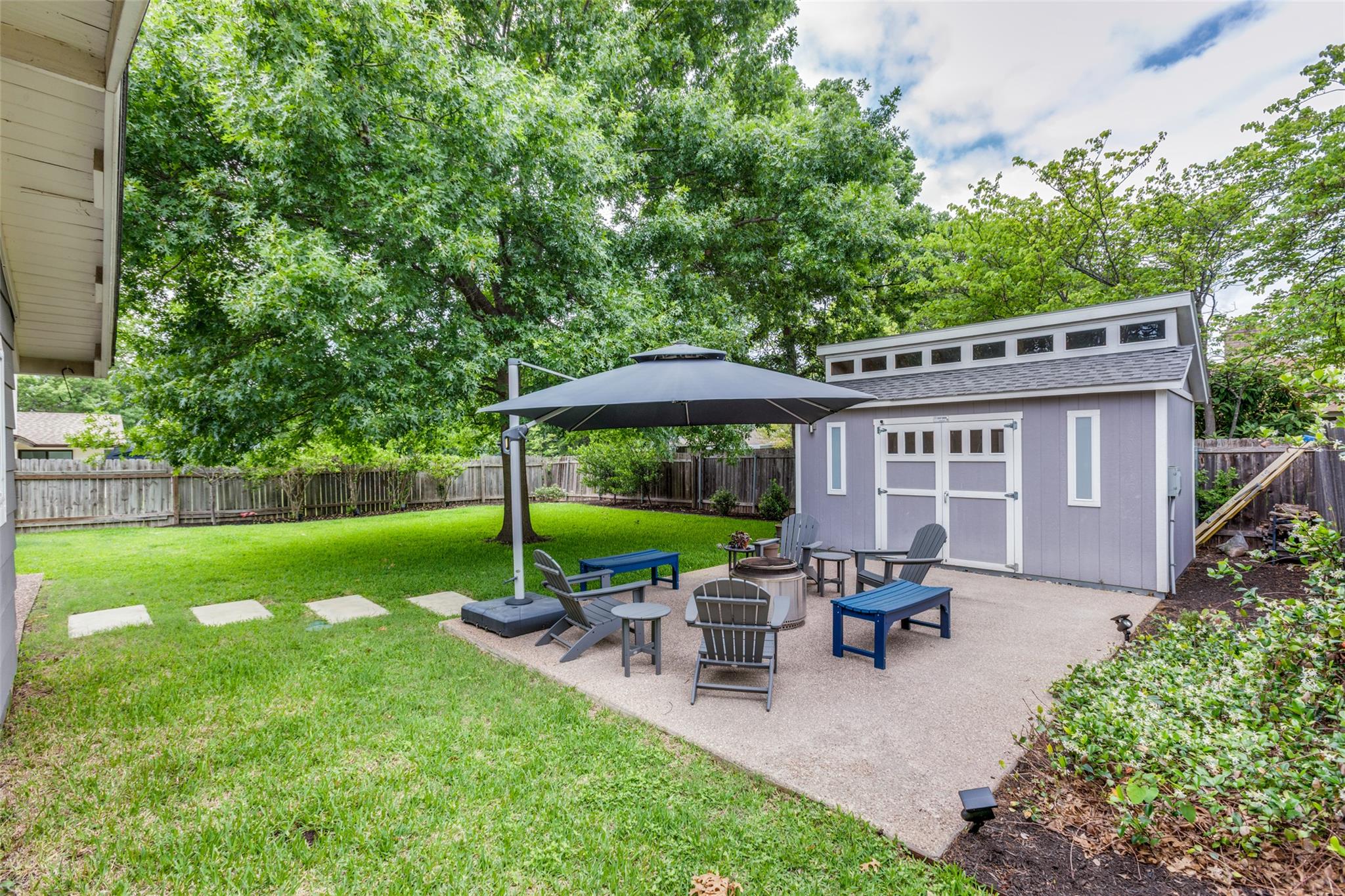3204 Benbrook DR