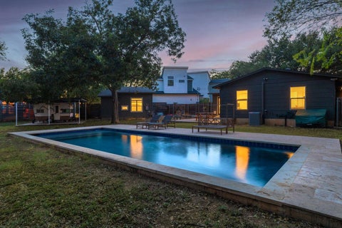 Photo of 901 Saint Elmo CIR, Austin, TX 78745 (MLS # 1074209)