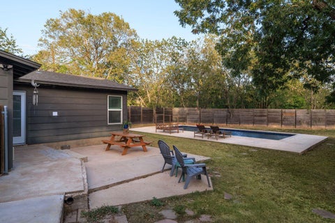Tiny photo for 901 Saint Elmo CIR, Austin, TX 78745 (MLS # 1074209)