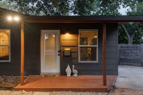 Tiny photo for 901 Saint Elmo CIR, Austin, TX 78745 (MLS # 1074209)