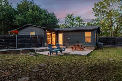 Tiny photo for 901 Saint Elmo CIR, Austin, TX 78745 (MLS # 1074209)