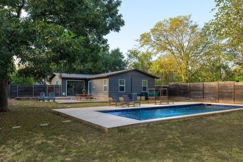 Tiny photo for 901 Saint Elmo CIR, Austin, TX 78745 (MLS # 1074209)