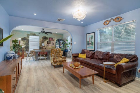 Tiny photo for 901 Saint Elmo CIR, Austin, TX 78745 (MLS # 1074209)