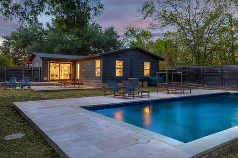 Tiny photo for 901 Saint Elmo CIR, Austin, TX 78745 (MLS # 1074209)