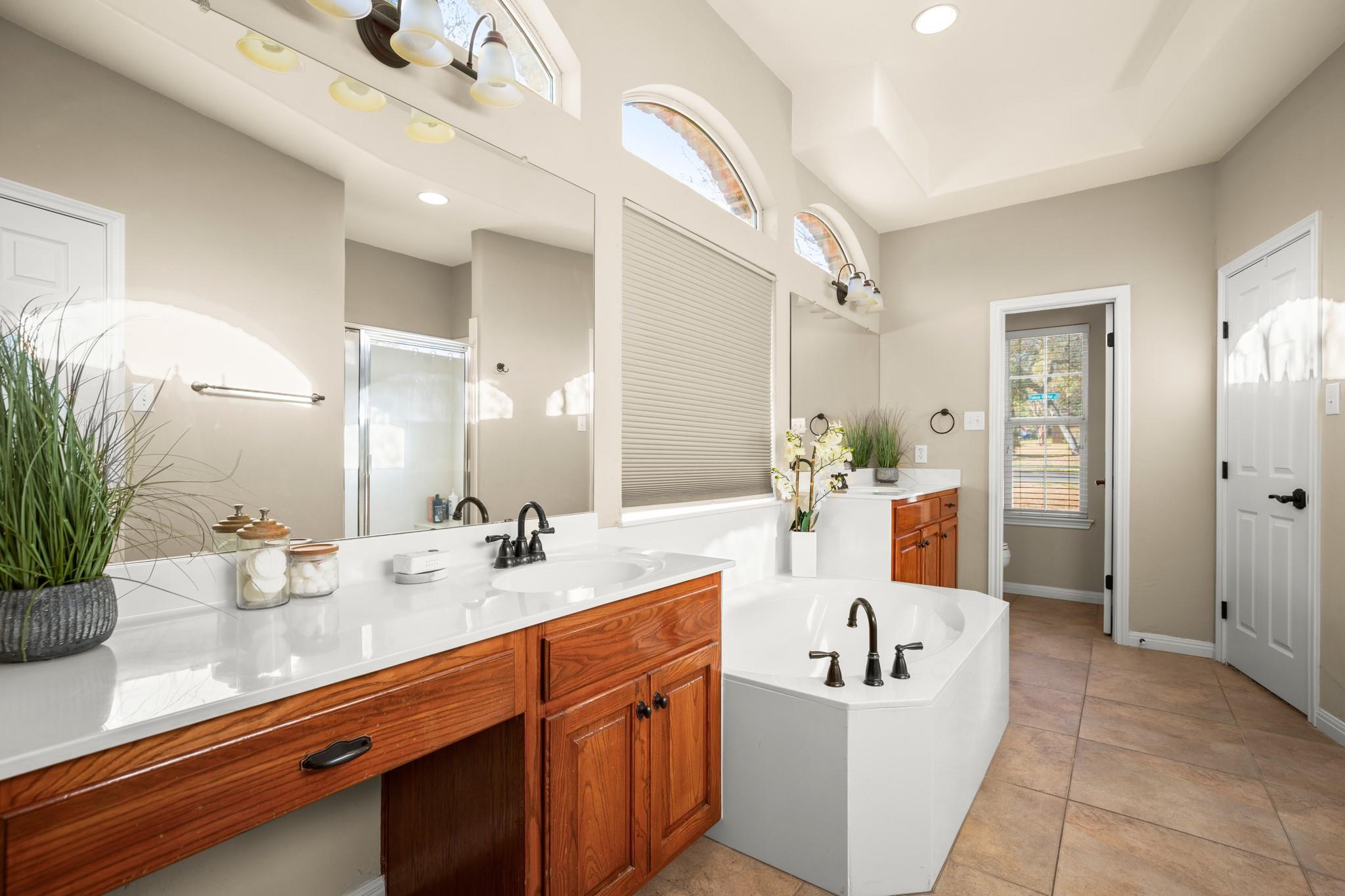 Austin, Texas 78726, United States, 5 Bedrooms Bedrooms, ,4 BathroomsBathrooms,Residential,Active,87710