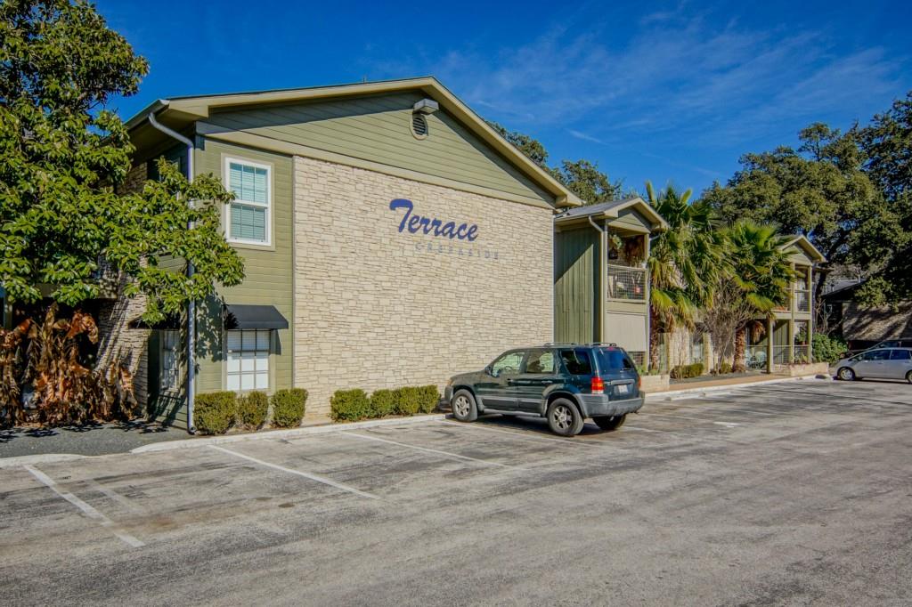 Photo 1 of 31 — 2303 East Side DR 209, Austin, TX 78704