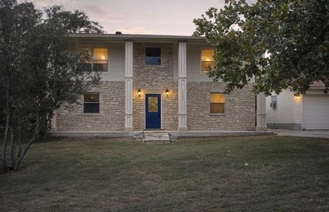 Photo of 1502 Kohlers TRL, Lakeway, TX 78734 (MLS # 4611537)