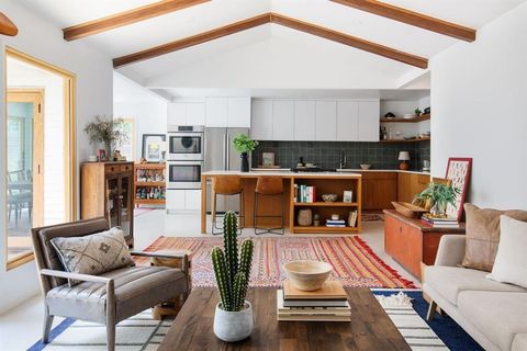 1809 Sylvan DR Austin TX 78741