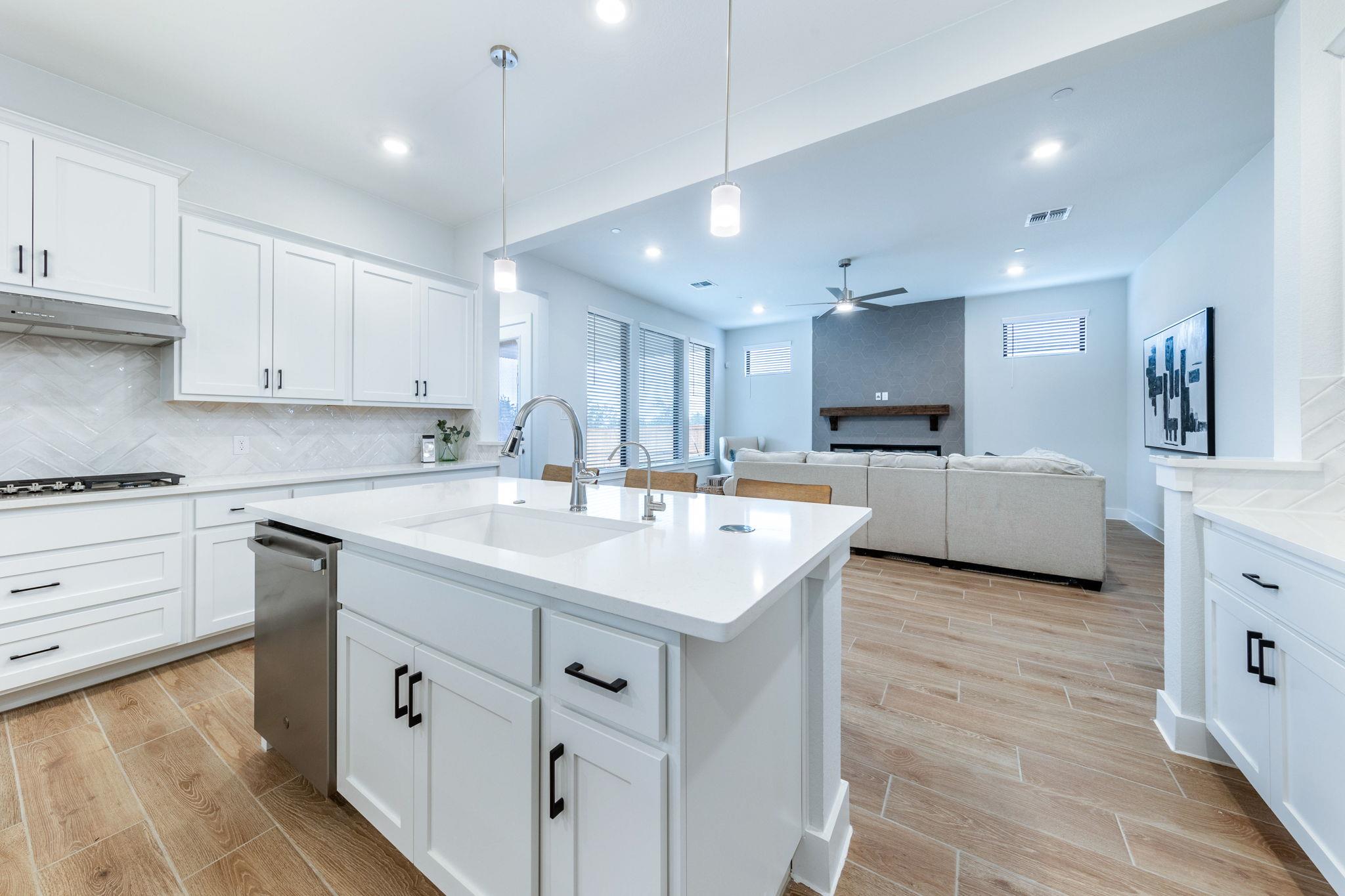 471 Diamondleaf DR