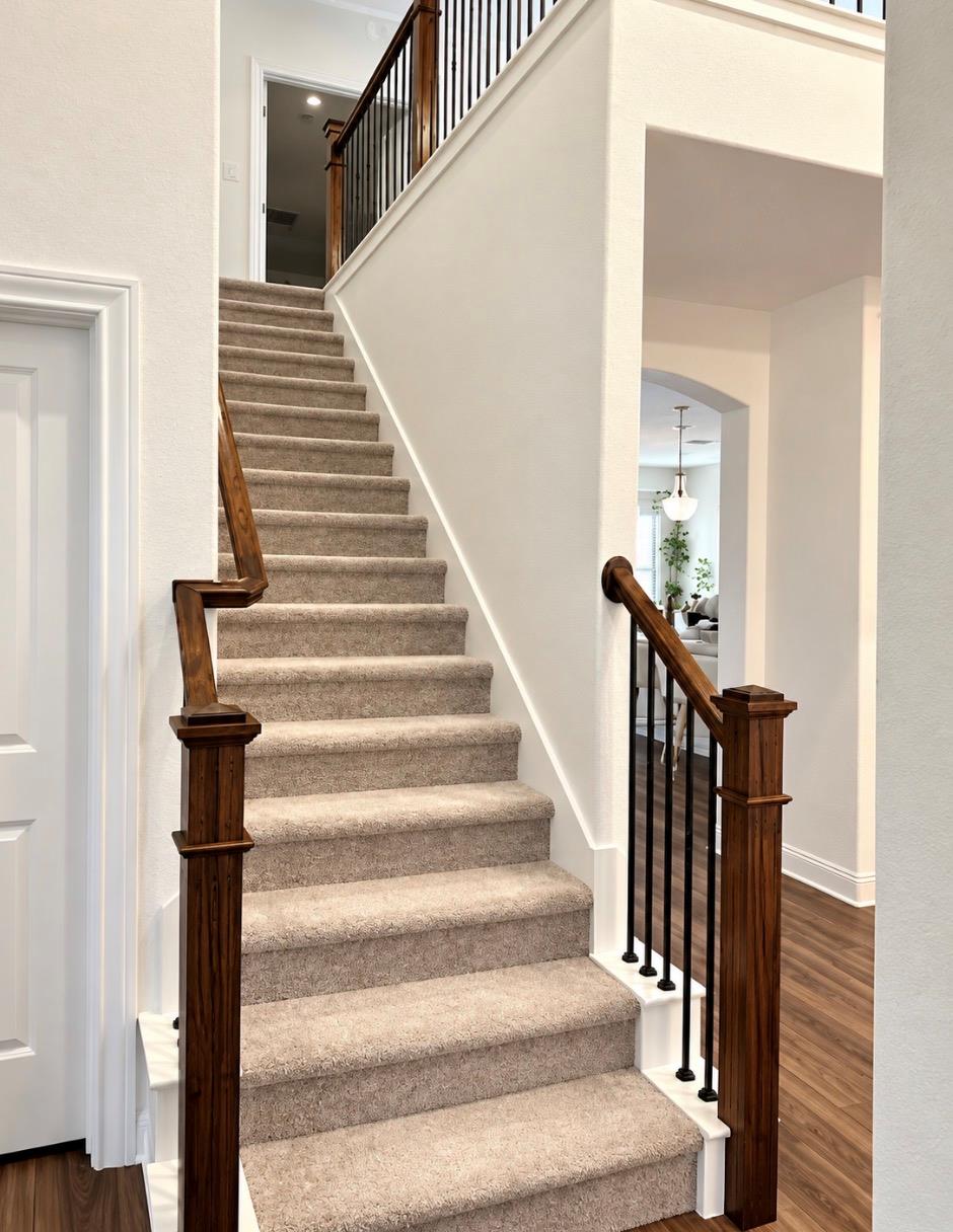 240 Canyoncrest WAY