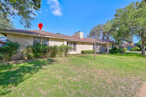 Photo of 10808 PINEHURST DR #A, Austin, TX 78747 (MLS # 8732761)
