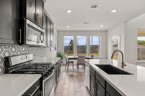 6205 Dumfries LN Austin TX 78744