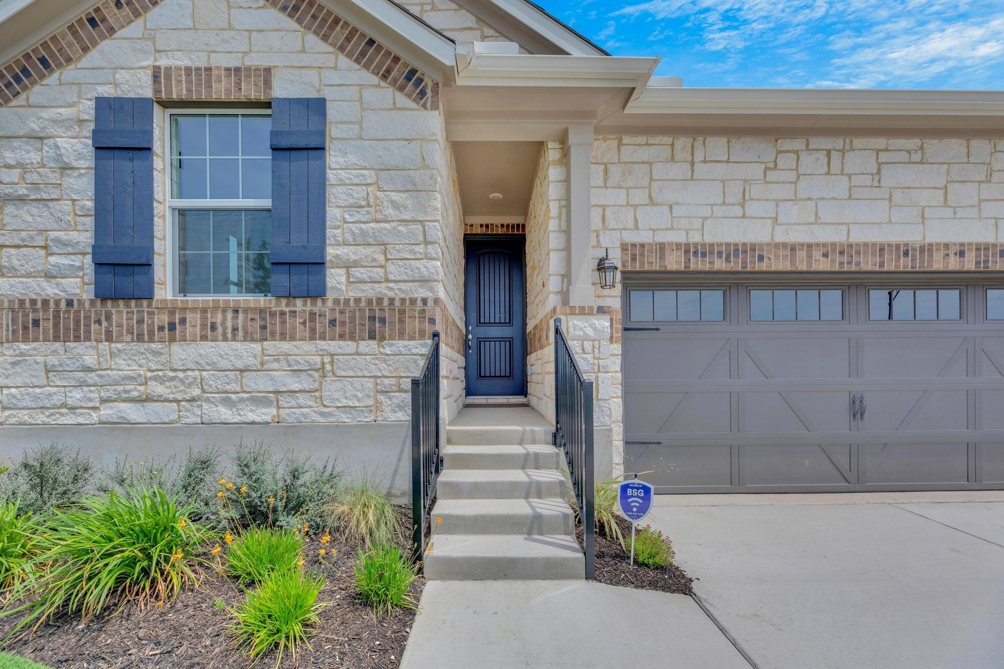 1004 Stonehill DR