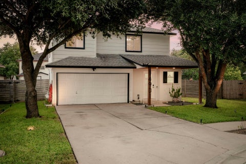 Photo of 14901 Chamberlain CT, Austin, TX 78724 (MLS # 1129078)