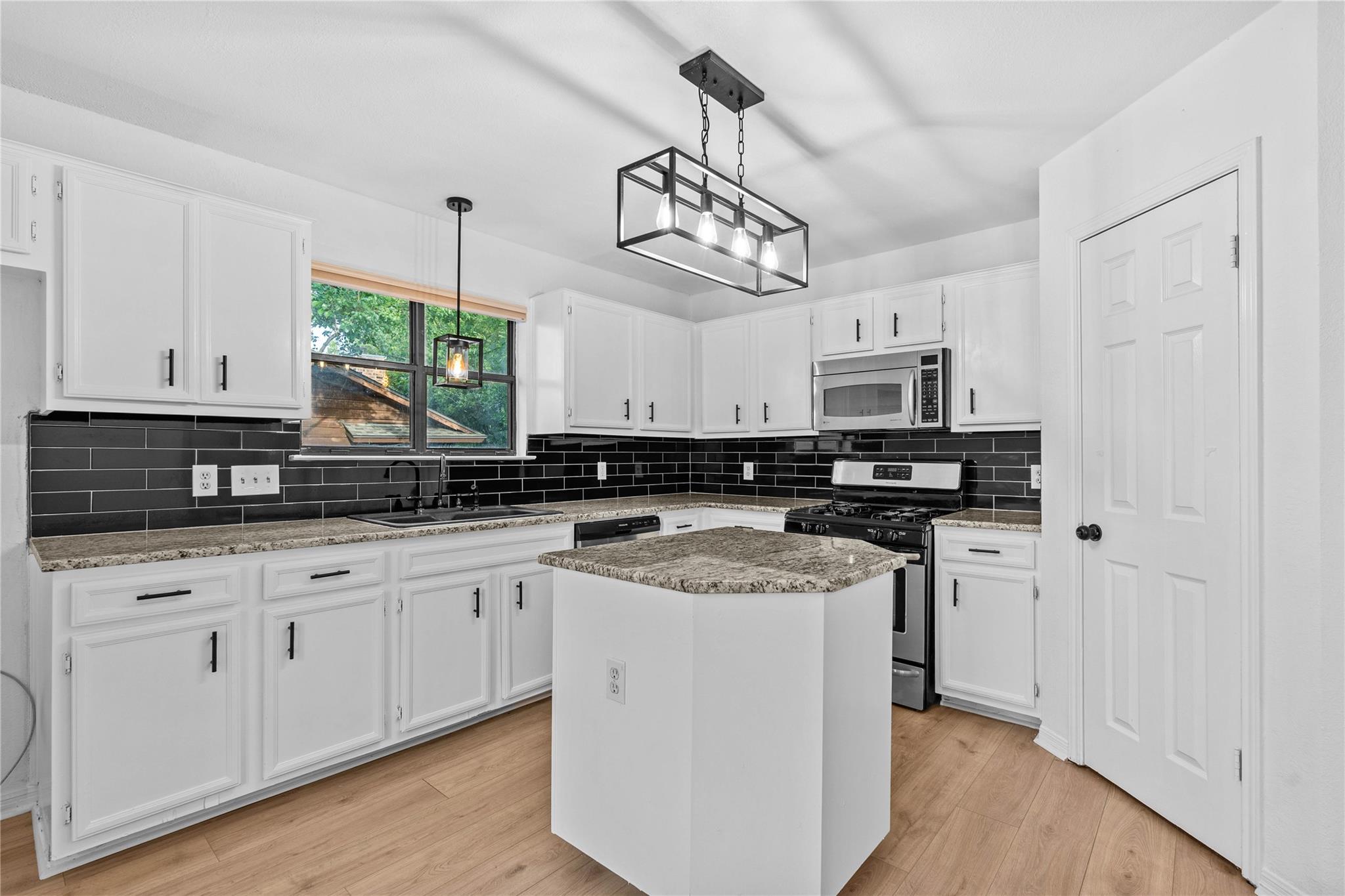 2101 Boxwood PATH