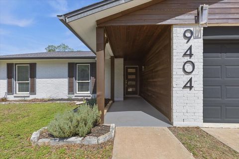 Photo of 9404 Meadow Vale, Austin, TX 78758 (MLS # 1810266)