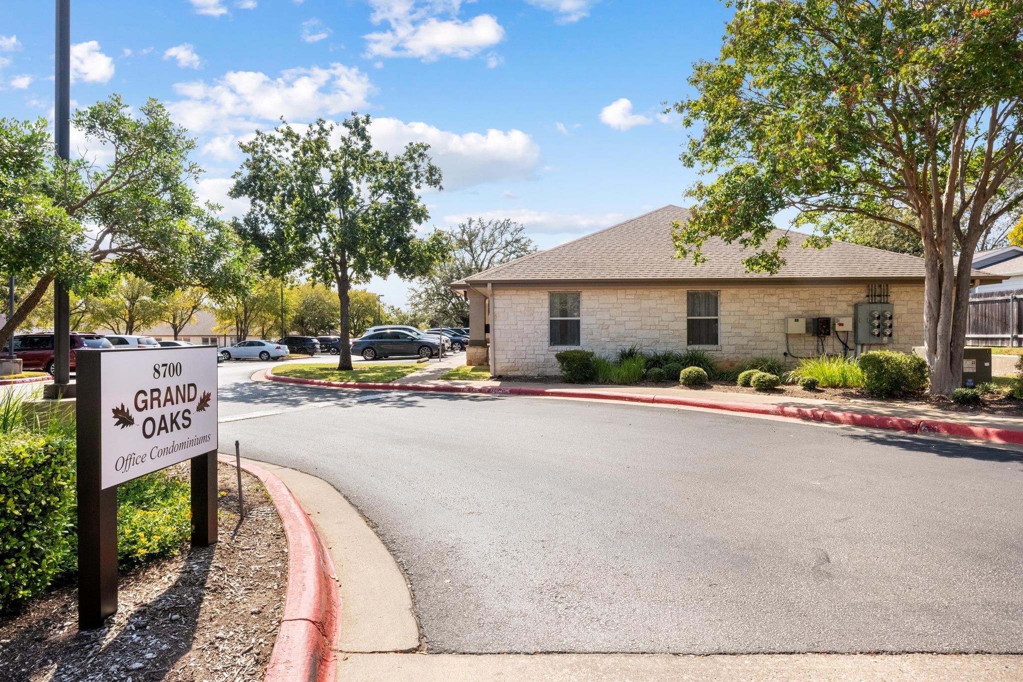 8700 Menchaca RD 806