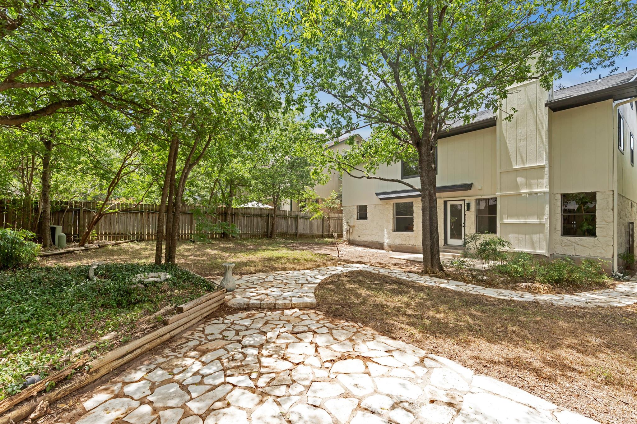 13265 Kerrville Folkway DR