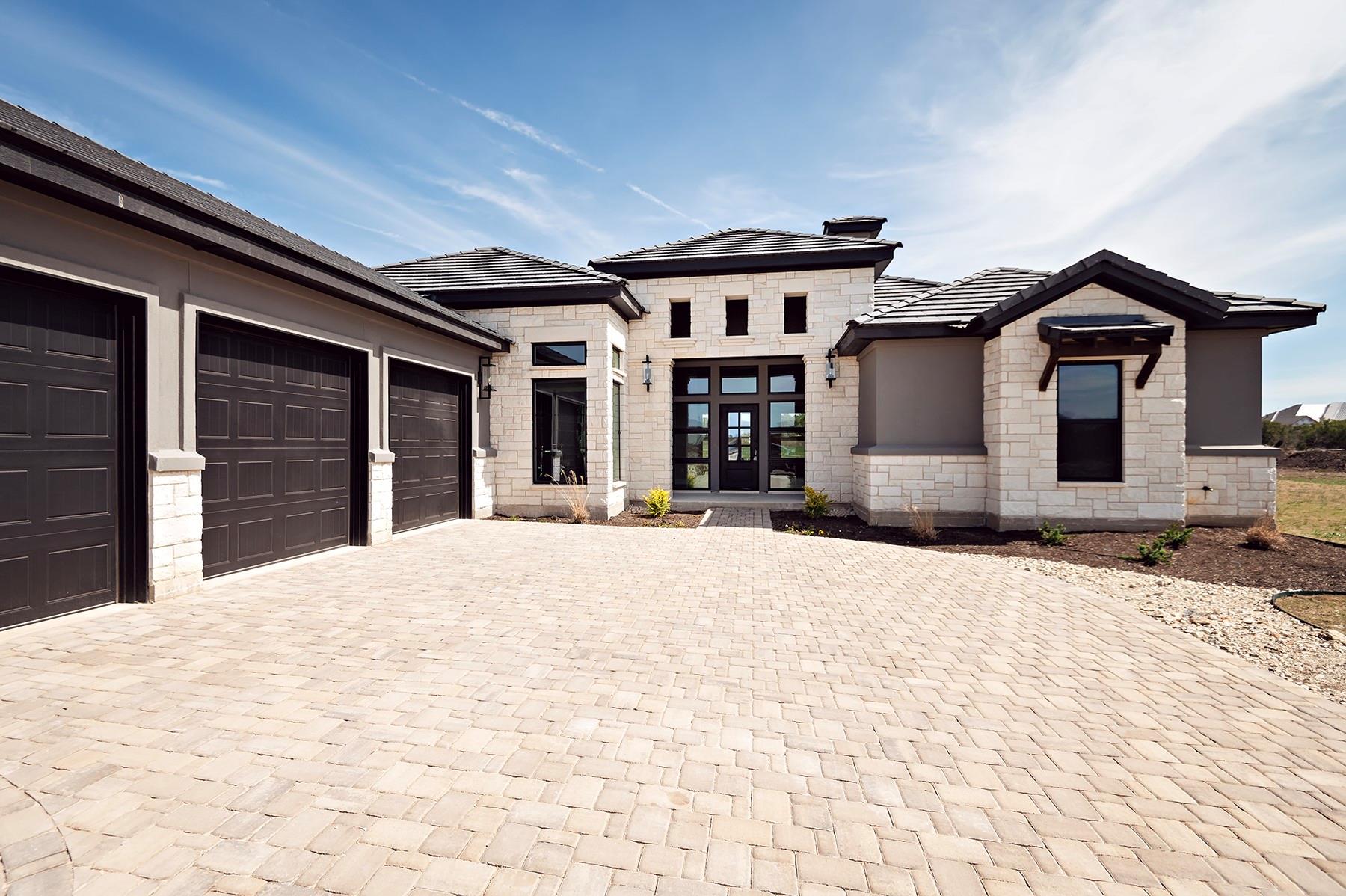 212 Saddle Springs DR