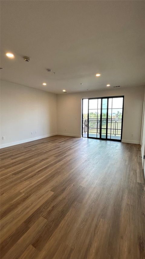 Photo of 4315 S Congress Ave #323, Austin, TX 78745 (MLS # 8275841)