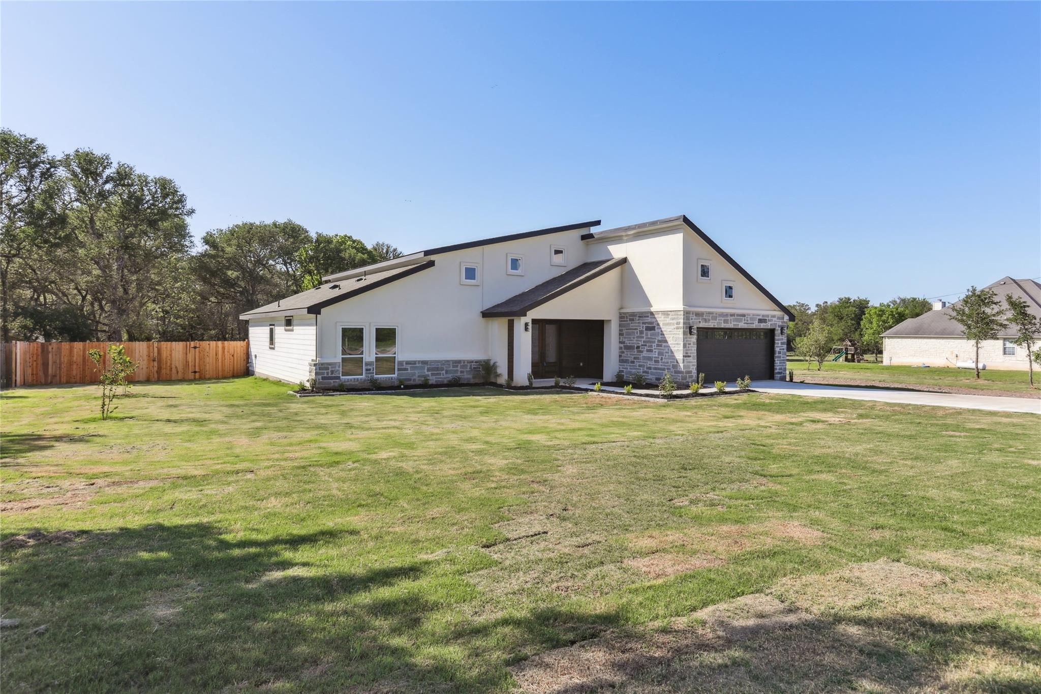 130 Creekwood TRL