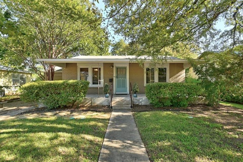 Photo of 1216 Alegria RD, Austin, TX 78757 (MLS # 8438152)