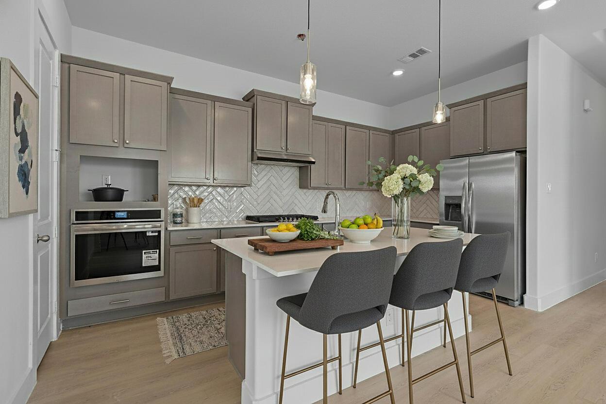 152 Hadleigh DR