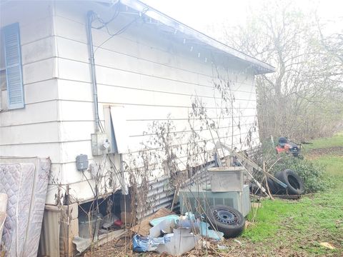 A home in Smithville