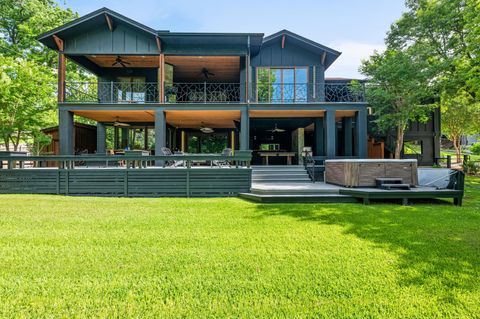 Photo of 12417 River BND #8, Austin, TX 78732 (MLS # 3391475)