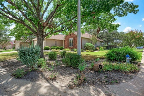Photo of 101 Dewberry DR, Georgetown, TX 78633 (MLS # 3617077)