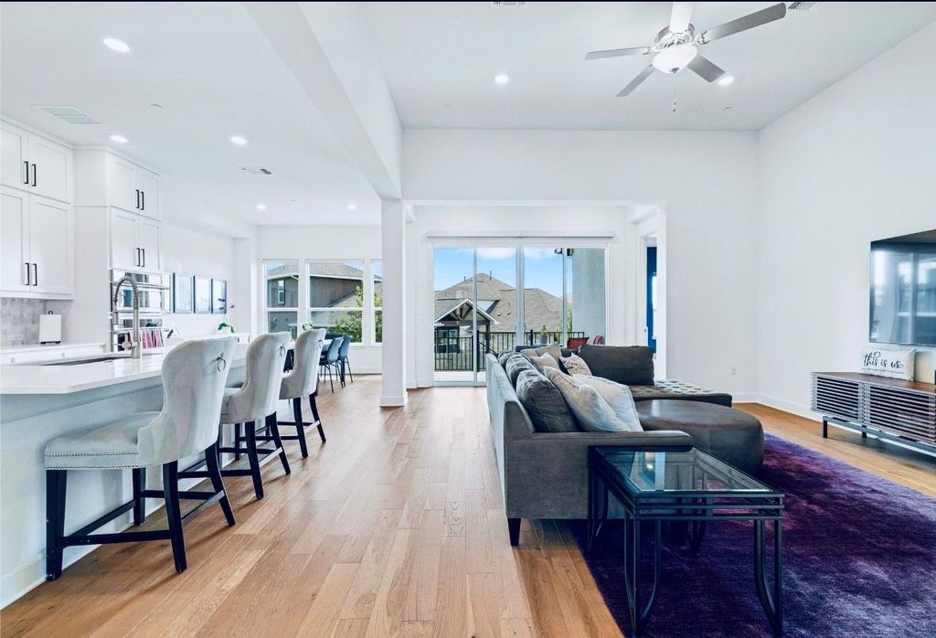 Photo of 5305 Watusi BND, Austin, TX 78732 (MLS # 9172533)