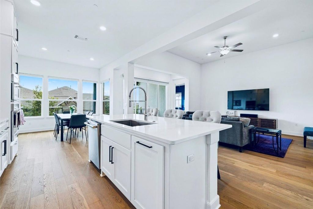 Photo of 5305 Watusi BND, Austin, TX 78732 (MLS # 9172533)
