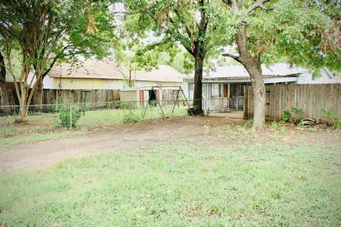 A home in Smithville