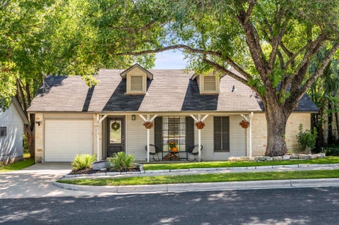 Photo of 8611 United Kingdom DR, Austin, TX 78748 (MLS # 7529347)