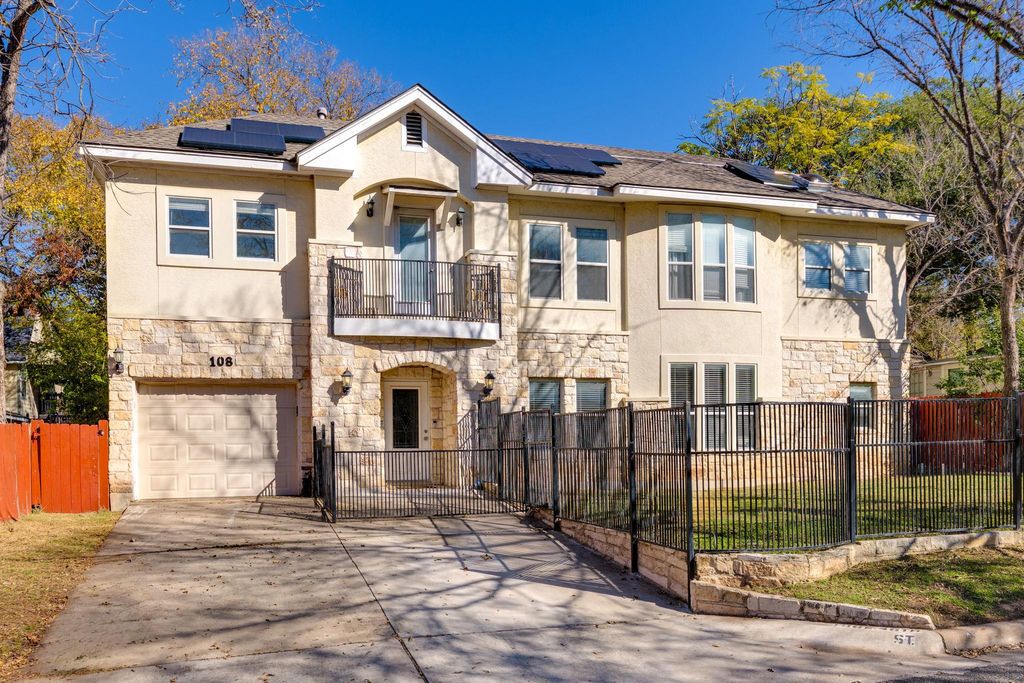 Photo of 108 E 46th ST, Austin, TX 78751 (MLS # 6426673)