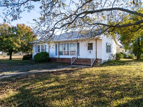 505 E Bell ST Bartlett TX 76511