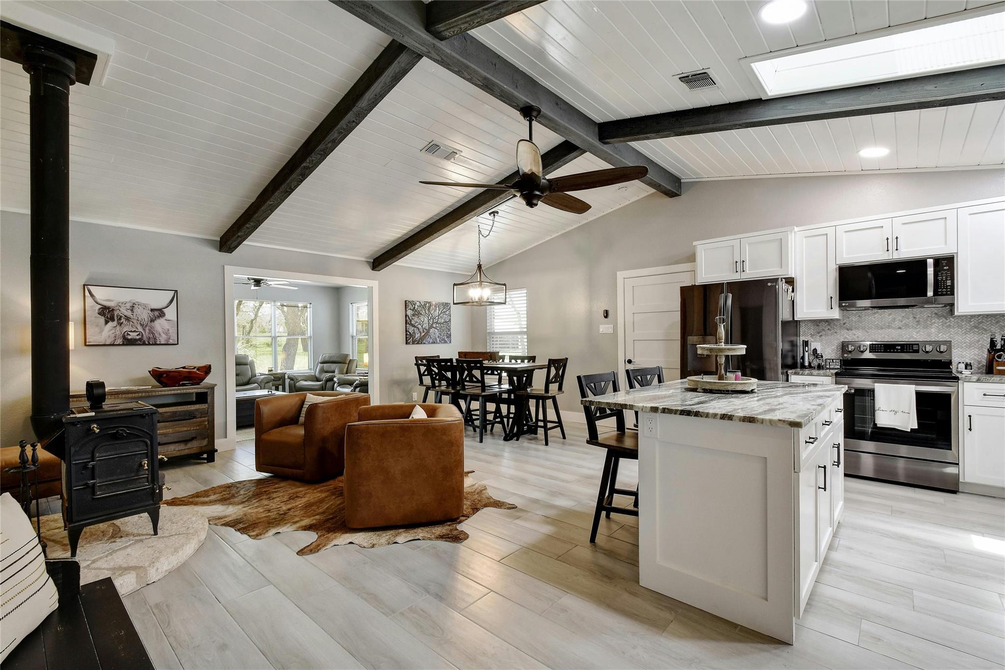 612 Ranchview DR