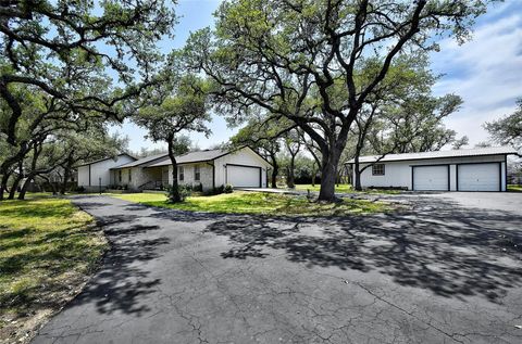 612 Ranchview DR Johnson City TX 78636
