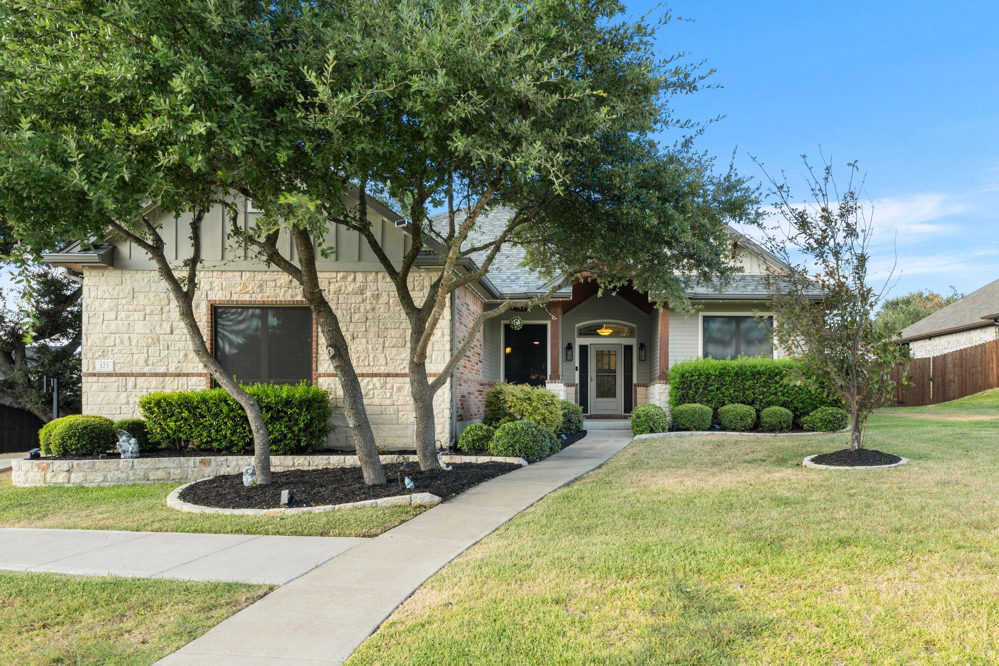 123 Archstone LOOP