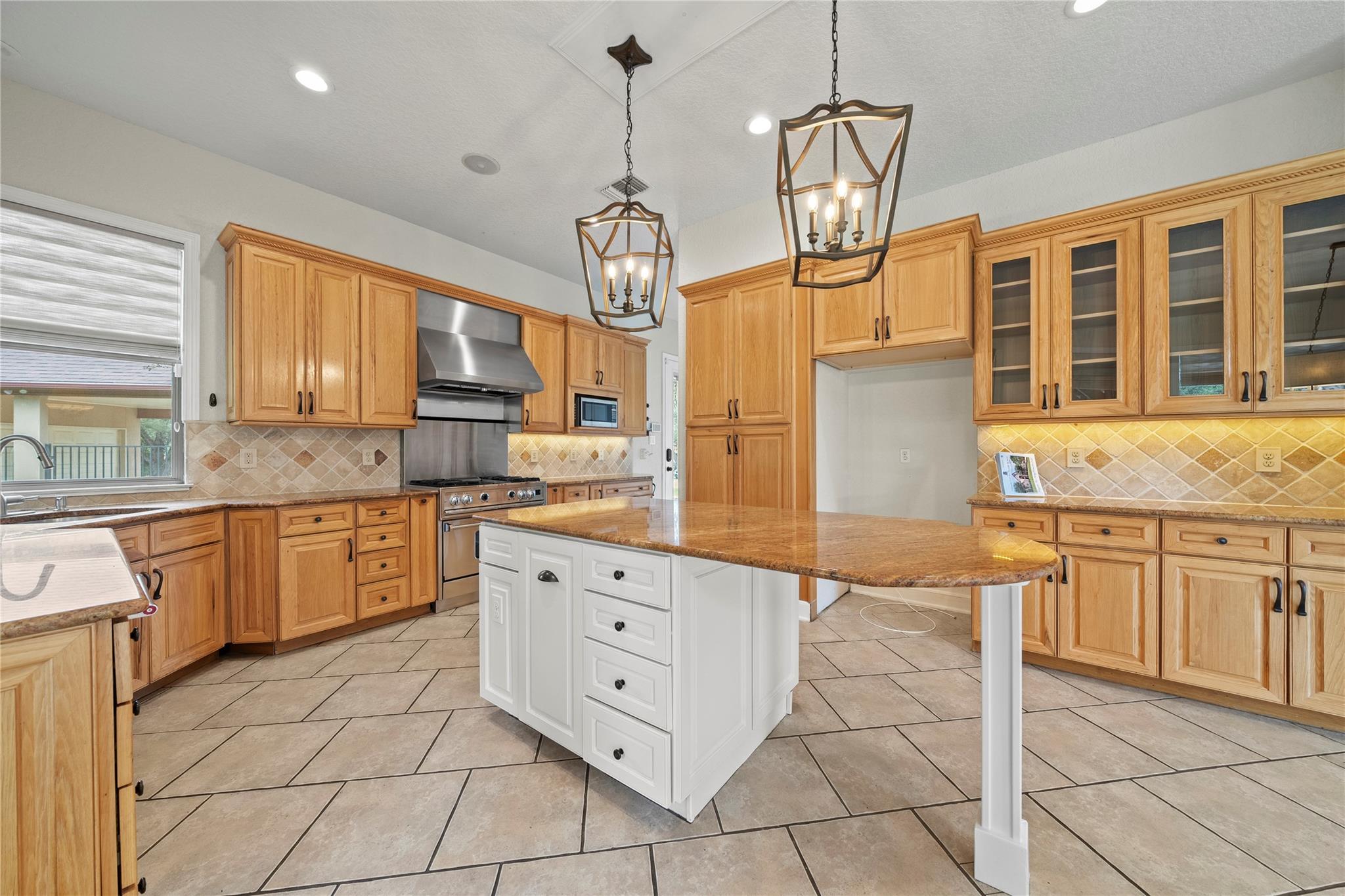 17 Horseshoe CT