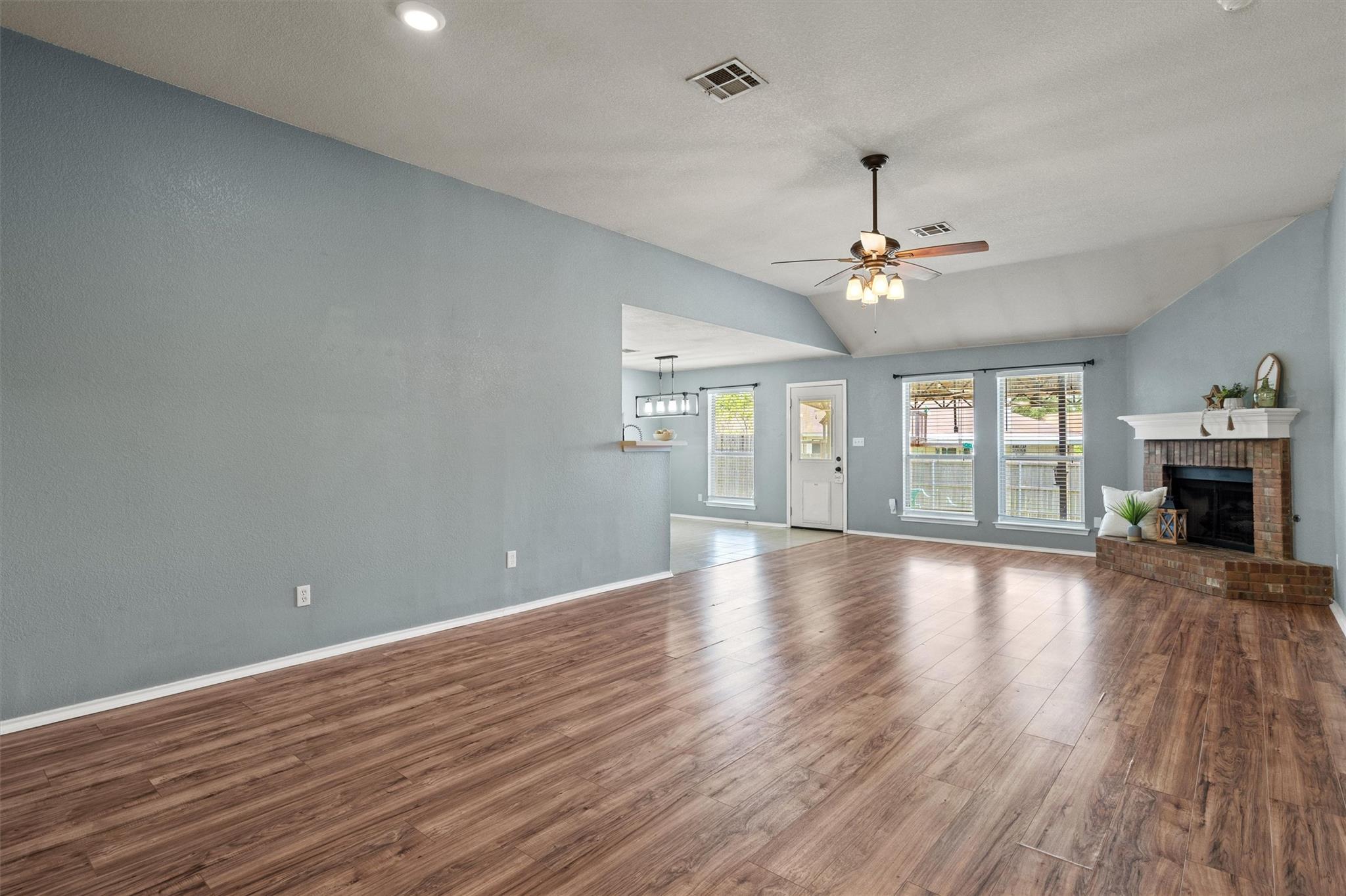 1503 Sherry DR