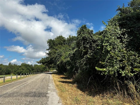 Photo of 392 Riverside DR, Bastrop, TX 78602 (MLS # 6160468)