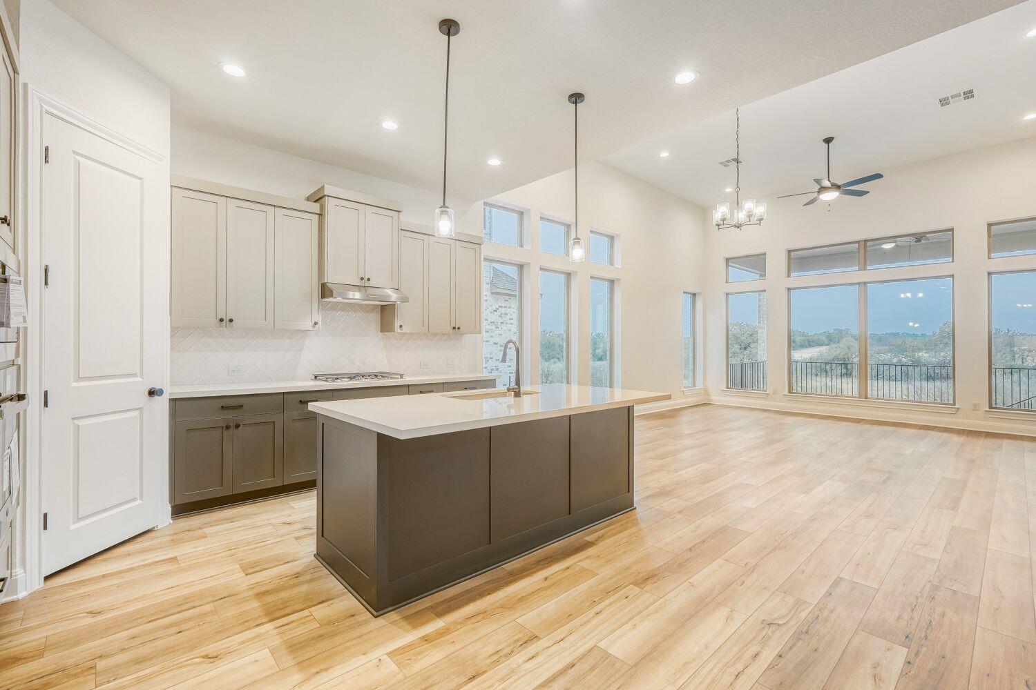 248 Prickly Poppy LOOP